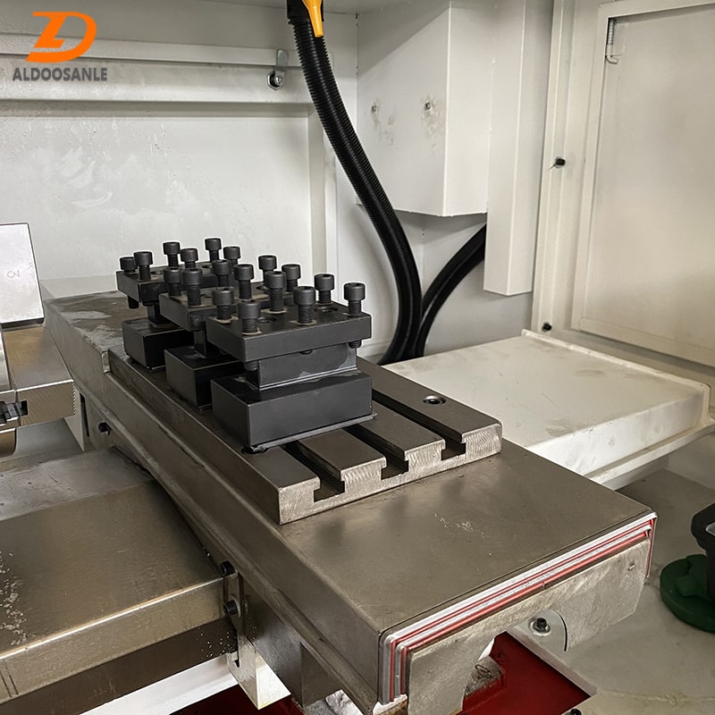 CNC Lathe Spindle Thru-hole Model Machine Price With Self-center chuck CK6130 mini cnc lathe machine